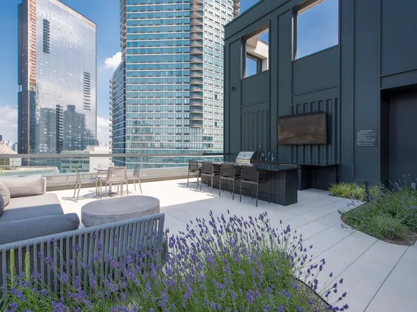 8 Court Square image 14 of 20