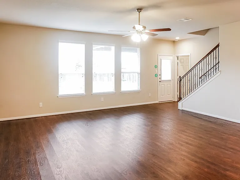 19011 Woodland Leaf Ln — Photo 4