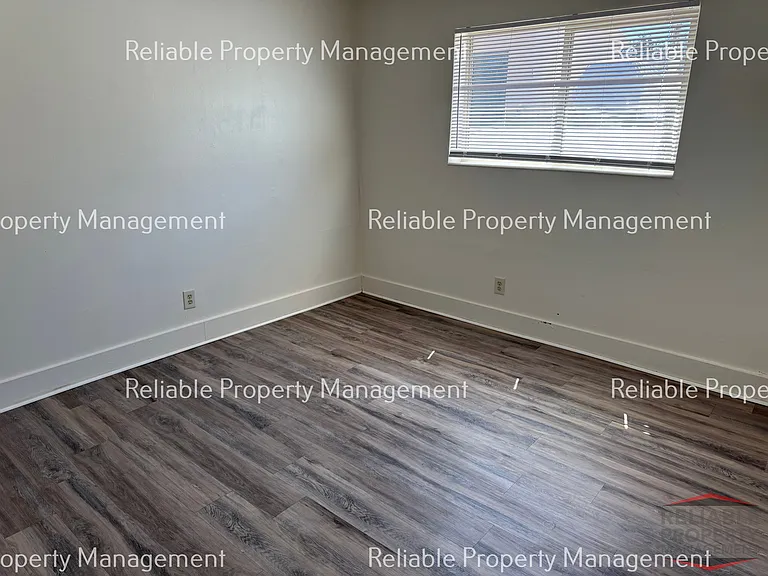 1687 Grandview Dr #3 — Photo 6