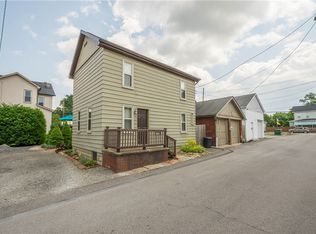 1520 1/2 4th Ave, Coraopolis, PA 15108