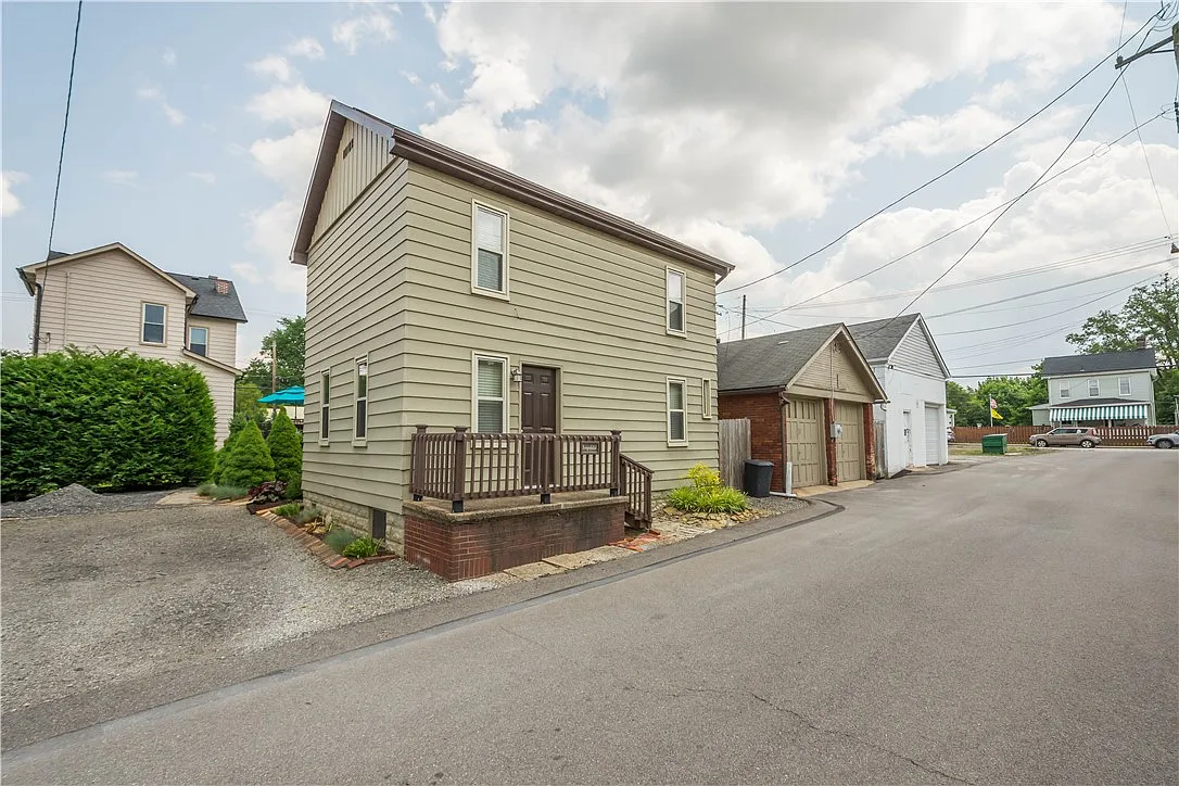 1520 1/2 4th Ave photo 1
