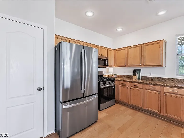 904 Duckhorn Ct #204 — Photo 9
