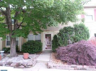 903 Roberts Ln, Marlton, NJ 08053