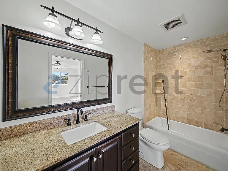 1701 Anacapa St #30 — Photo 16
