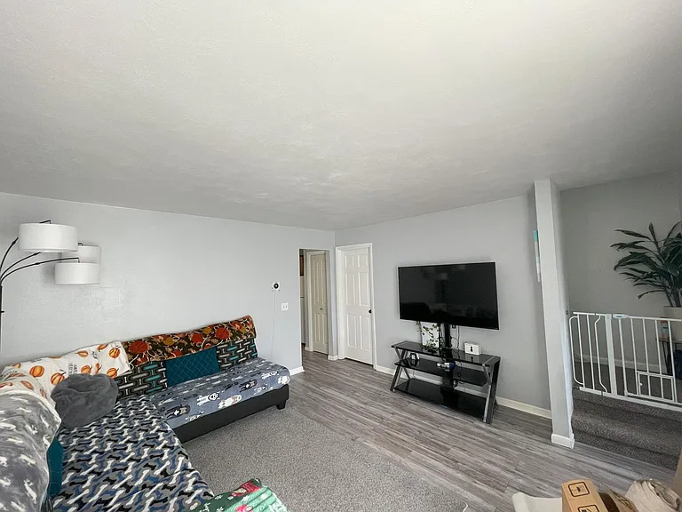 54 Colfax Ave — Photo 29