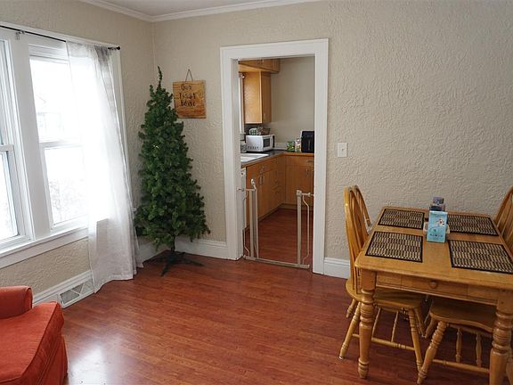 2nd image of 2220 18th Ave