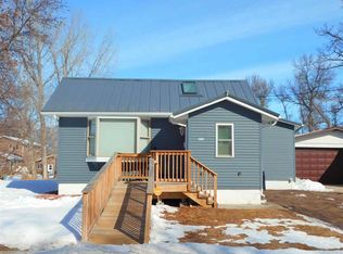 1421 1st Ave SE, Minot, ND 58701