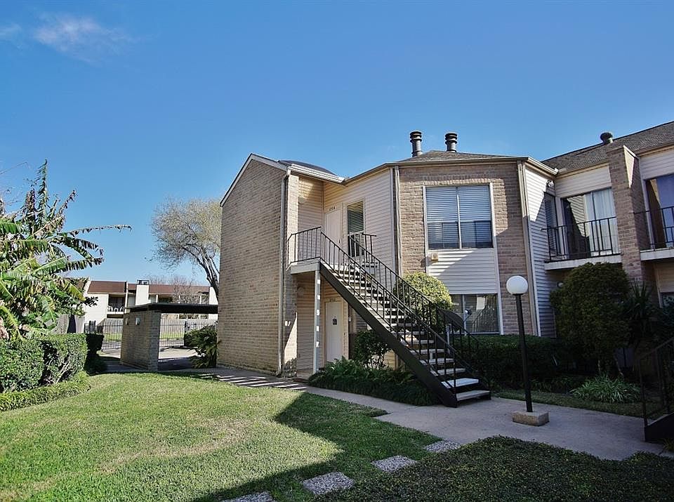 1st image of 3704 Woodchase Dr #66D