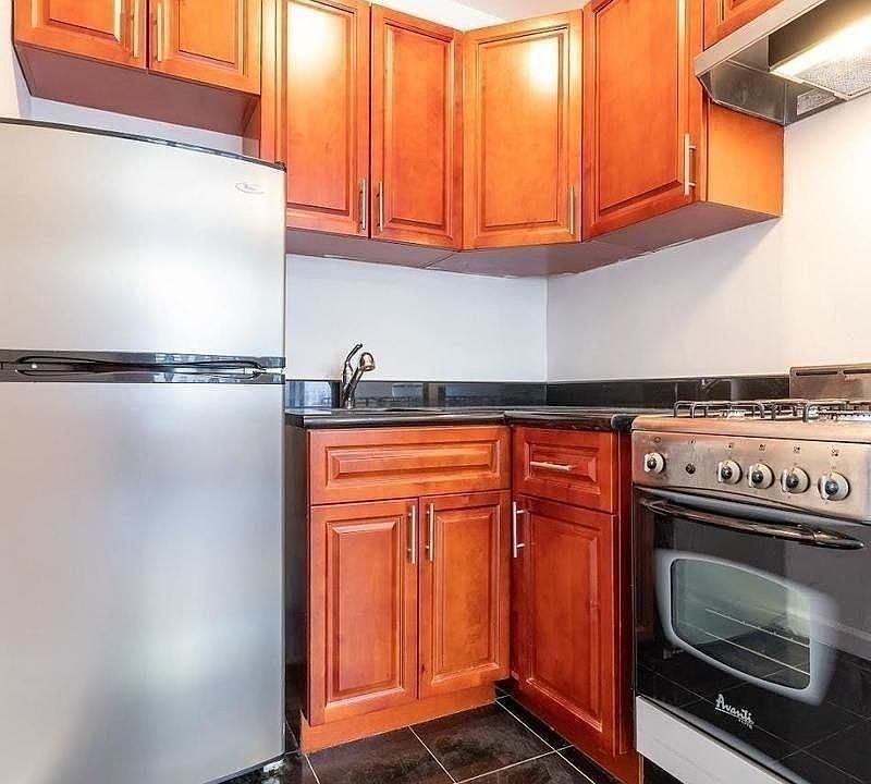 1st image of 107 Saint Marks Pl APT 4D