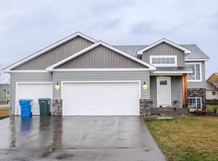 555 Alaska Loop, Cambridge, MN 55008