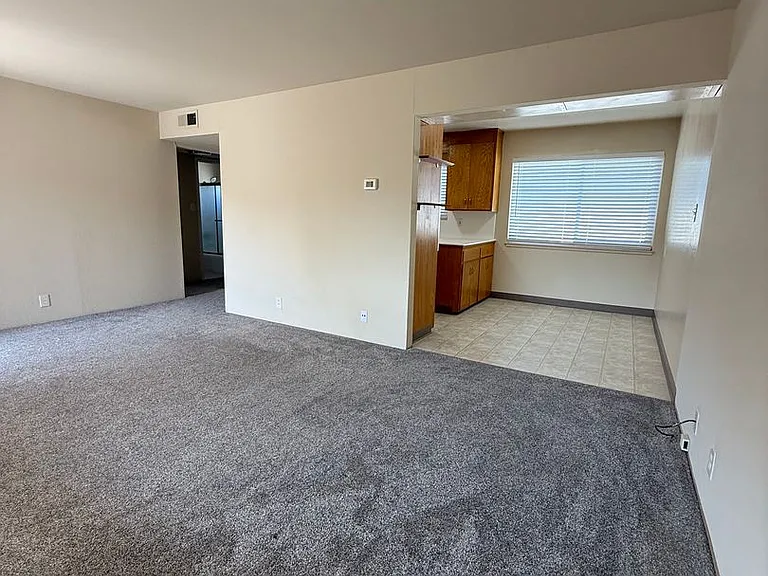 1551 Alta Glen Dr — Photo 3