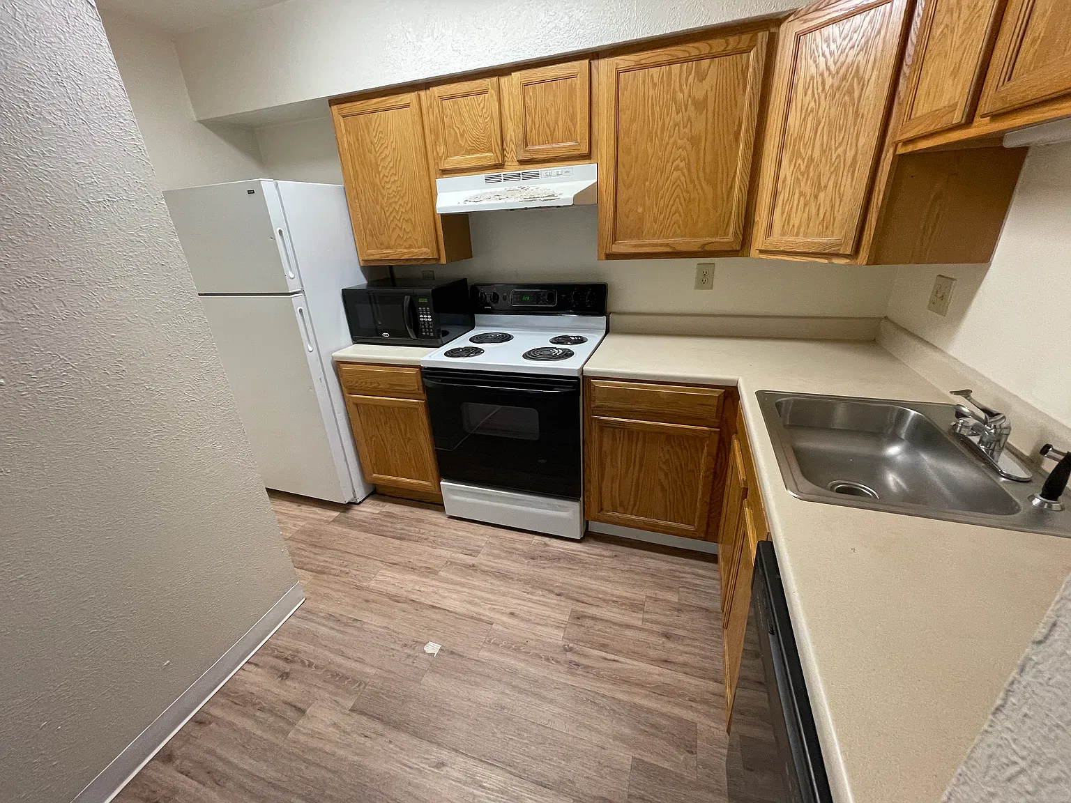 4 bed, 1600 sqft, $3,600 — Photo 4