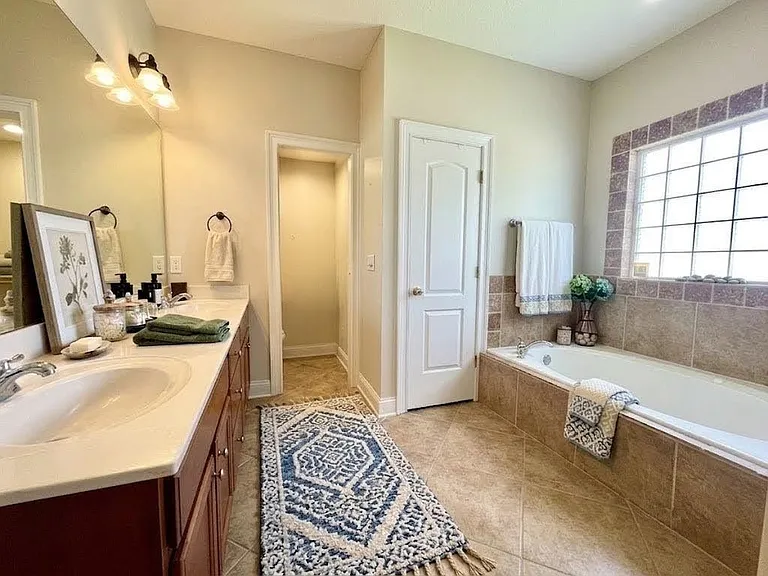 276 Wellington Pl — Photo 10