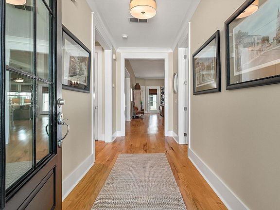 4th image of 118 Starling St