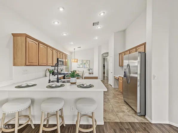 2046 E CAROB Drive, Chandler, AZ 85286