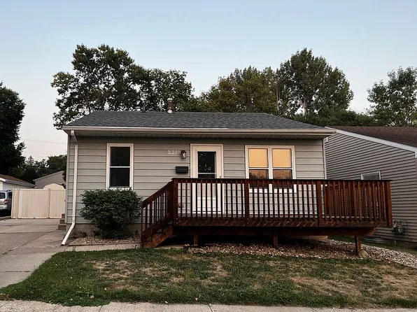 531 N 17th St, Bismarck, ND 58501