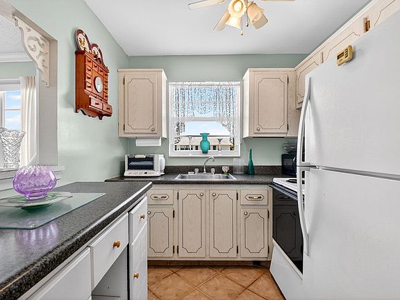 3rd image of 126 Kingswood F #126