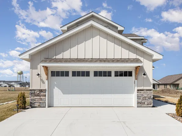 1515 Ranger Dr, Glencoe, MN 55336