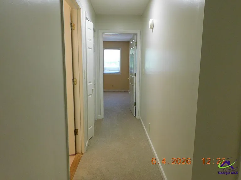 112 Charleston Ct — Photo 17
