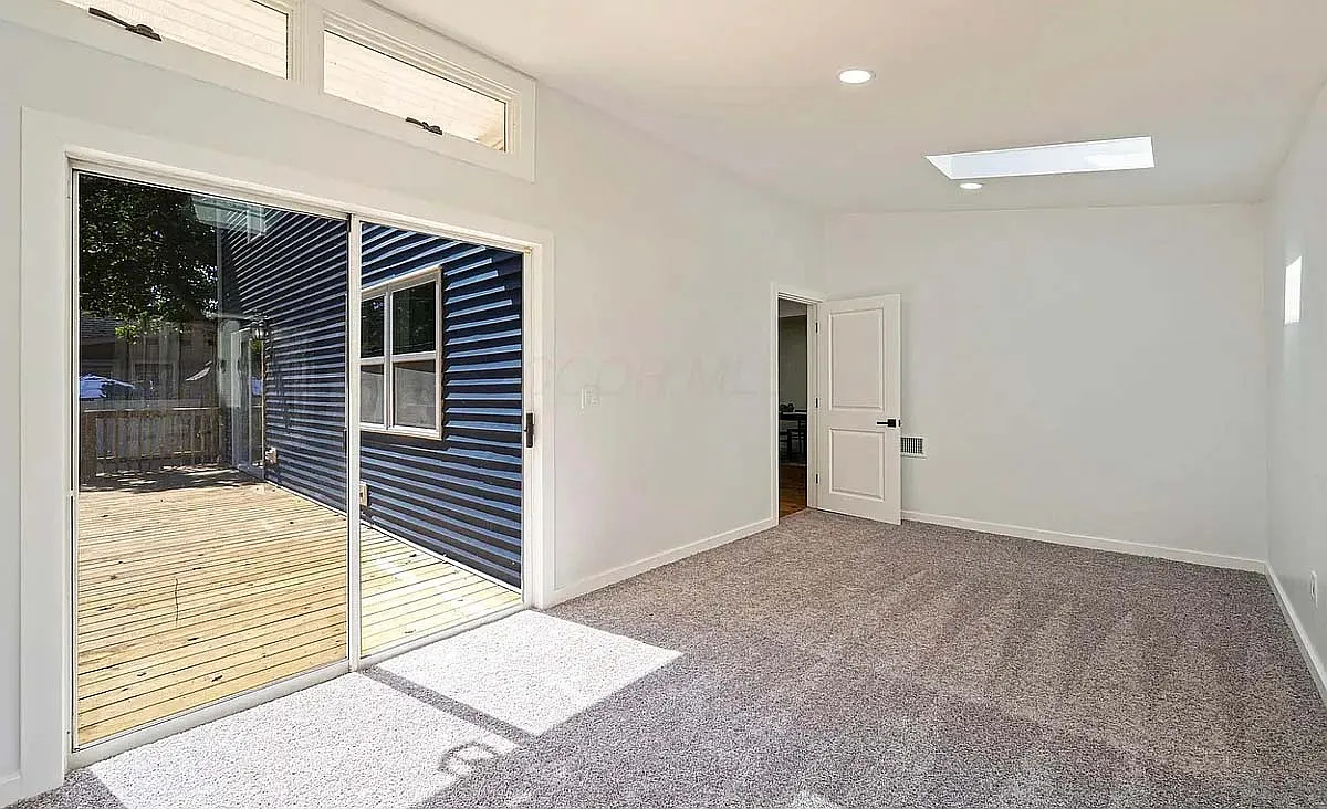 5 bed, 2540 sqft, $3,500 — Photo 3