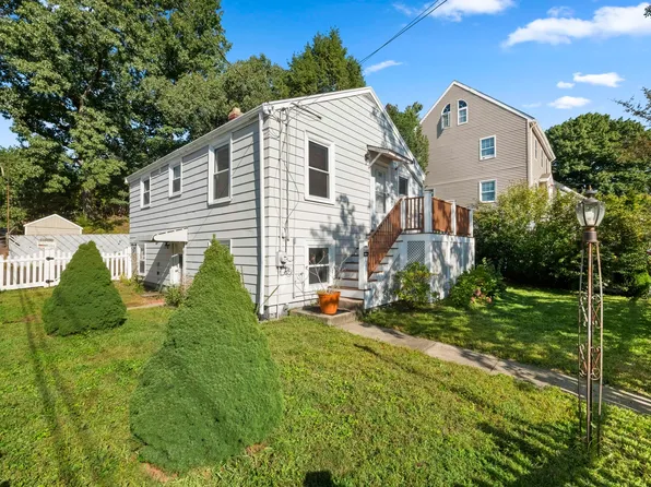 4 Ralph St, Medford, MA 02155
