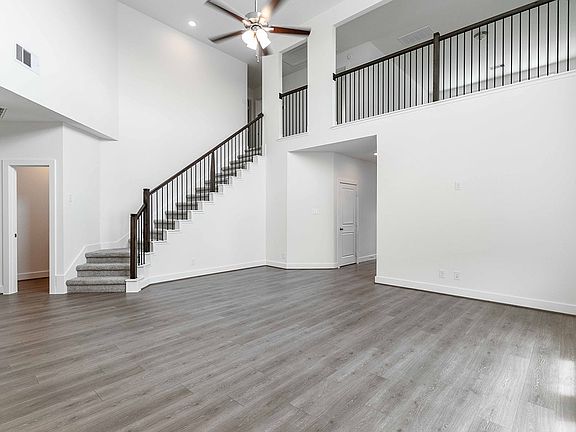 5th image of 2819 Beebalm Flower St