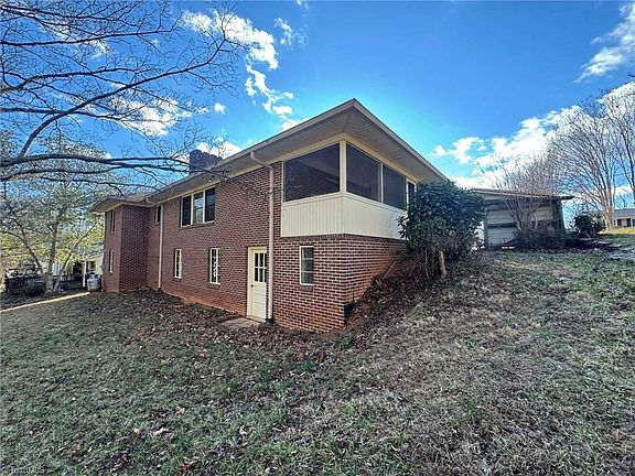 2nd image of 340 Hillcrest Dr