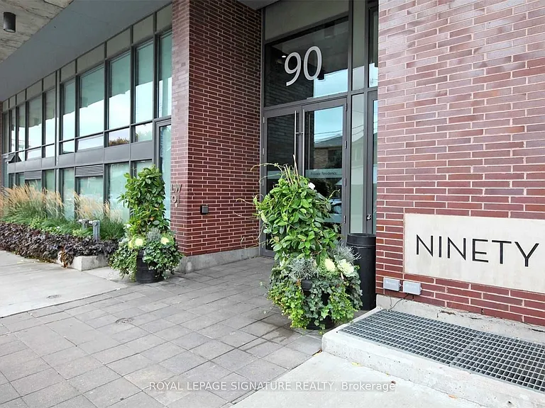 90 Broadview Ave #801 — Photo 2