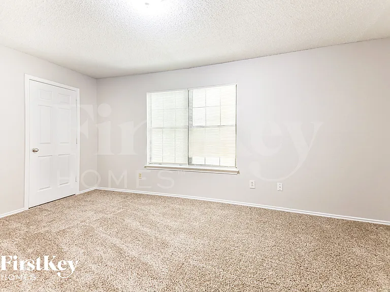 1403 Bradford Pl — Photo 15