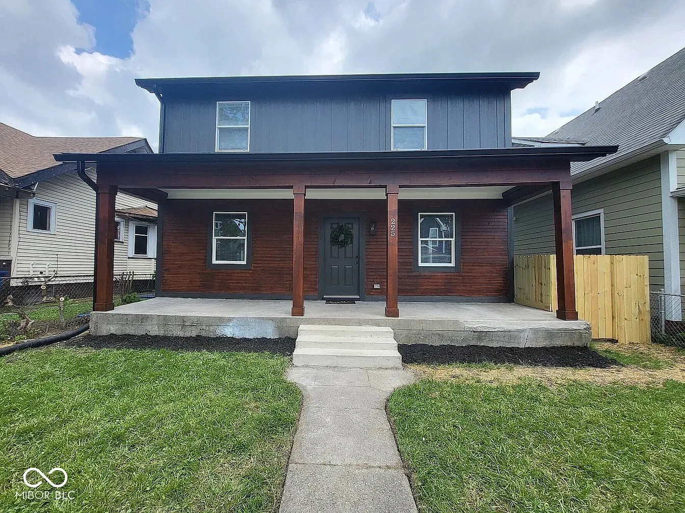 4 bed, 3.0 bath, 1800 sqft, $2,100 — Photo 2