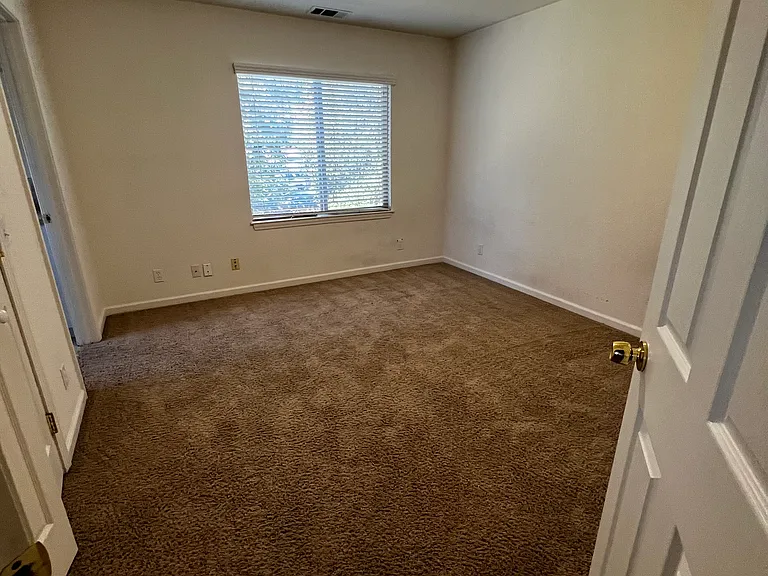 3202 Rockview Pl — Photo 7