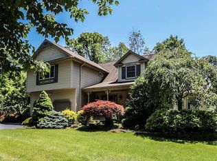 2 Huffman Rd, Valley Cottage, NY 10989