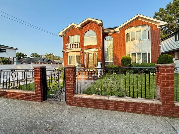 65-15 172nd St, Fresh Meadows, NY 11365