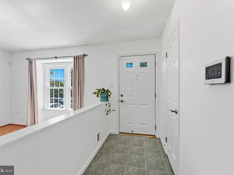 7428 Chummley Ct — Photo 4