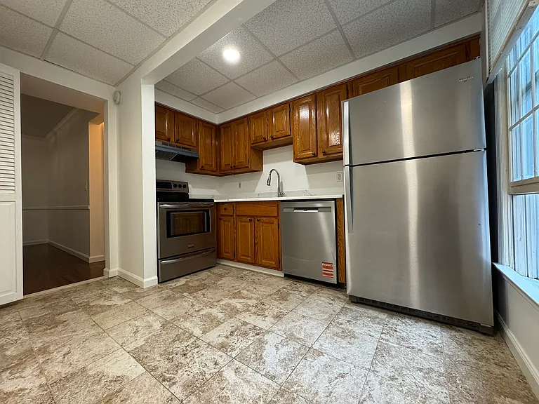 21 Springvalley Blvd — Photo 2
