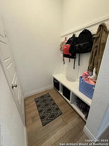 2216 Prado Dr — Photo 6