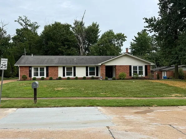 502 Iron Lantern Dr, Ballwin, MO 63011
