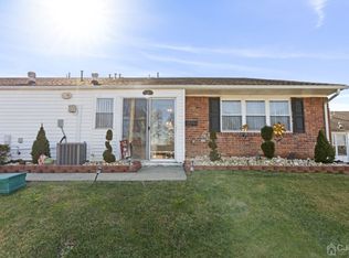 10 Montana Ct, Matawan, NJ 07747
