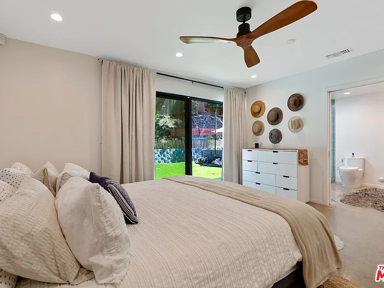 2820 Nichols Canyon Pl — Photo 43
