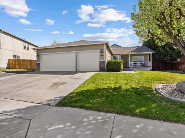 2216 NW Eucalyptus Dr, Hermiston, OR 97838