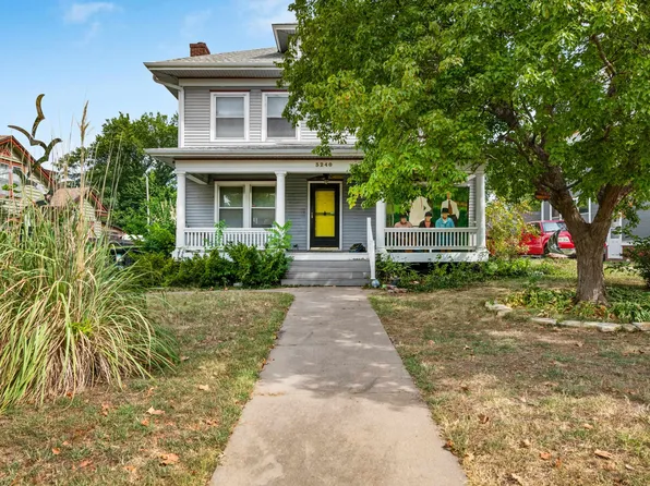 3240 E Country Club Pl, Wichita, KS 67208