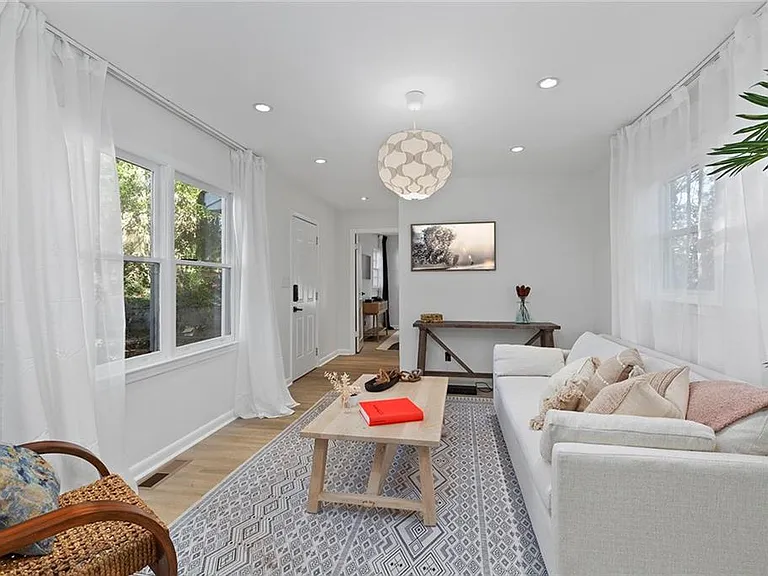 716 Stokeswood Ave SE #2B — Photo 6