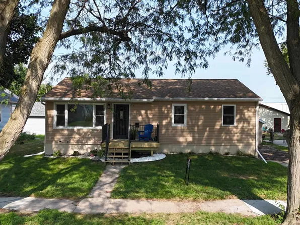 1003 Logan St, Norfolk, NE 68701