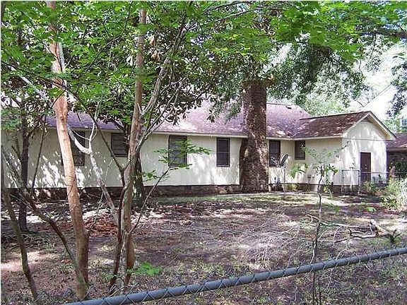 4th image of 209 Shaftesbury Ln