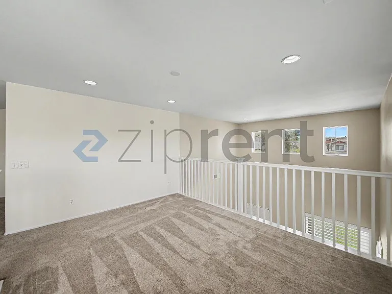 294 Kieswetter St — Photo 30