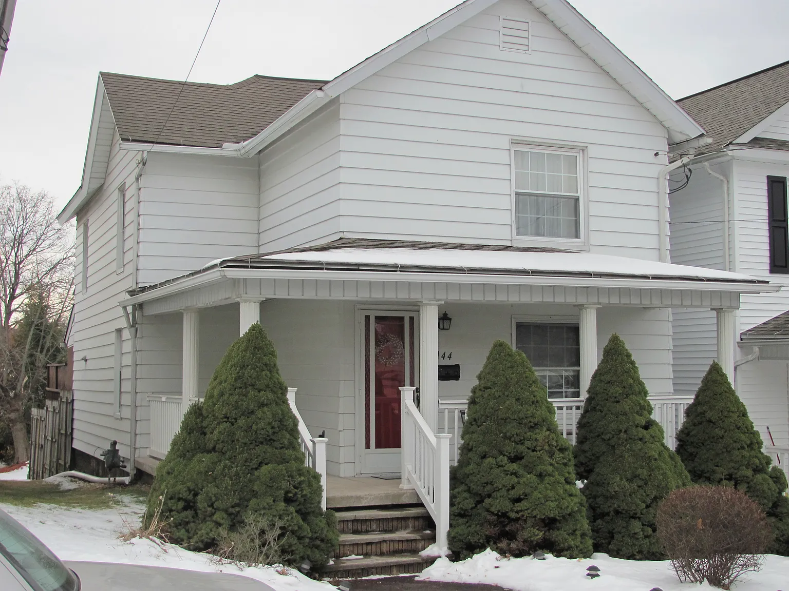 144 River St photo 1