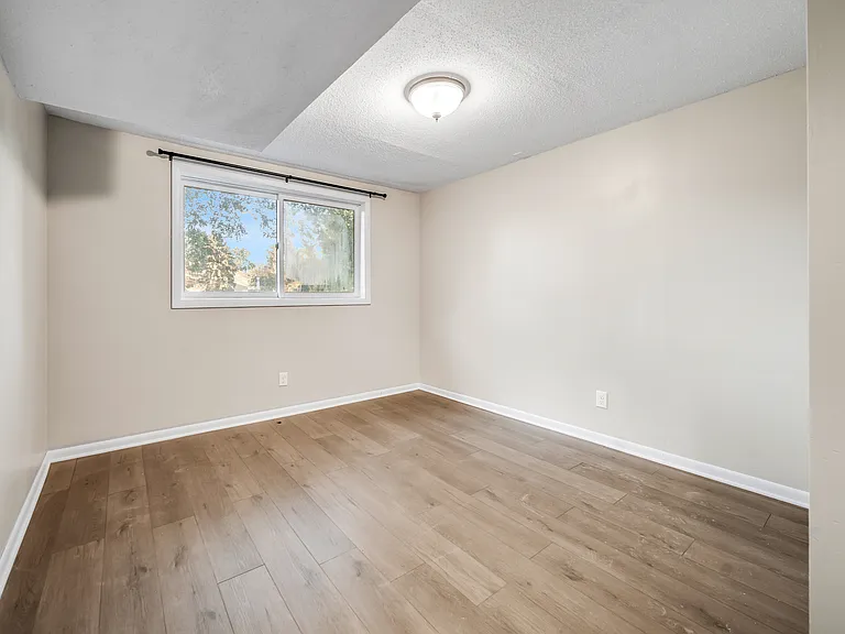 7416 Candlewood Dr N — Photo 13