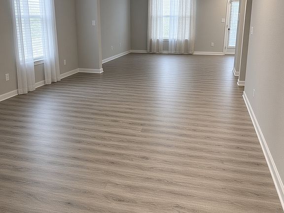 3rd image of 1088 Green St