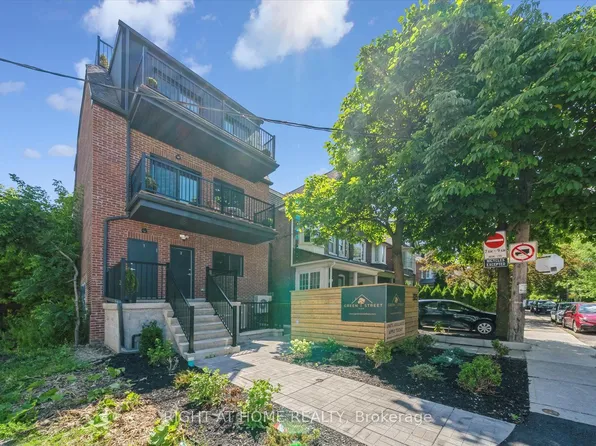 125 Kendal Ave, Toronto, ON