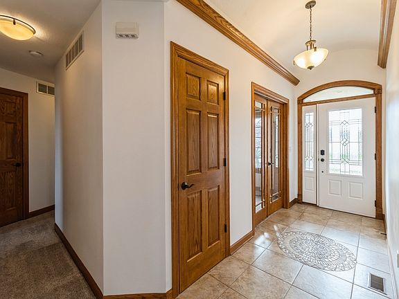 3rd image of 2304 W Henderson Ave
